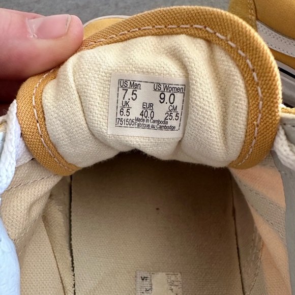 Old Skool Yellow vans - Picture 3 of 3